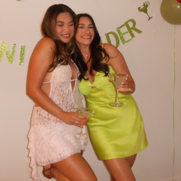 Revolve - Picture 4 of 4